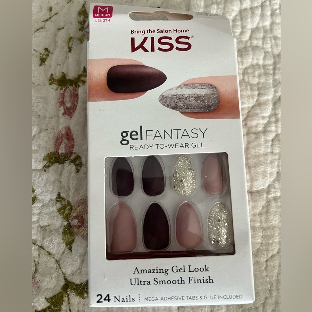 Press on nails